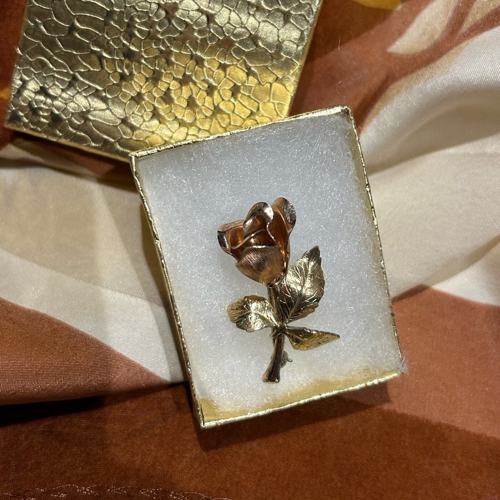 VTG KREMENTZ Small Rose Gold 3-D Flower Rose BROOH